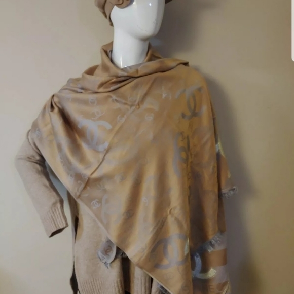 Meet your Posher, Jacquelynn. - Picture 9 of 12